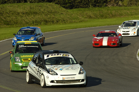 Der kommer mange biler på banen ved Finaleløbet på Padborg Park, hvor det skal afgøres, hvem der vinder de forskellige klasser i Danish Endurance Championship.